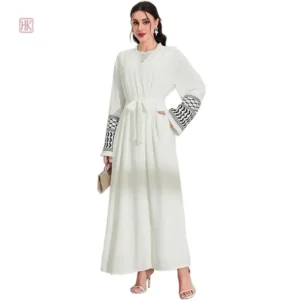Kimono Abaya blanc avec motifs modernes