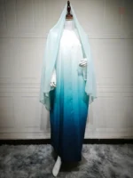 Abaya en dégradé de bleu, style chic et confortable