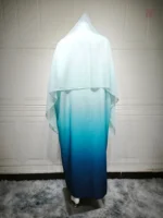 Vêtement féminin kimono bleu pour toutes occasions