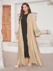 Abaya beige pour femme au style kimono