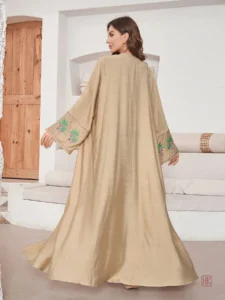 Abaya en kimono, look chic et décontracté
