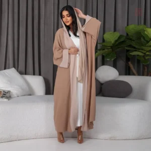 Kimono beige féminin, idéal pour toutes les occasions