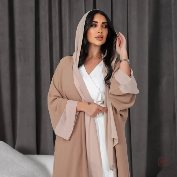 Kimono élégant beige, style moderne et raffiné