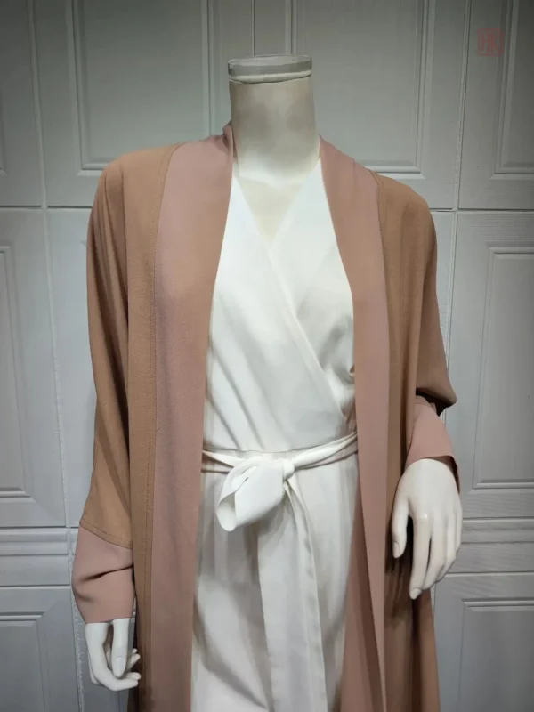Kimono fluide femme, alliant confort et esthétique