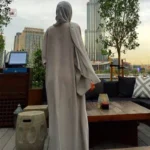 Kimono léger gris pour une élégance moderne
