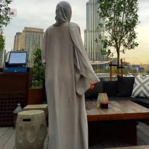 Kimono léger gris pour une élégance moderne