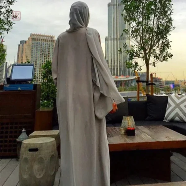 Kimono léger gris pour une élégance moderne