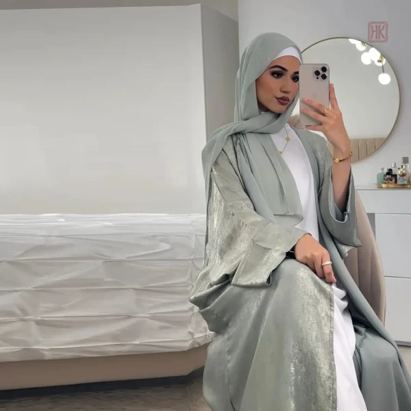 abaya-kimono-minimaliste-satinee-1 Abaya Kimono satinée minimaliste élégante