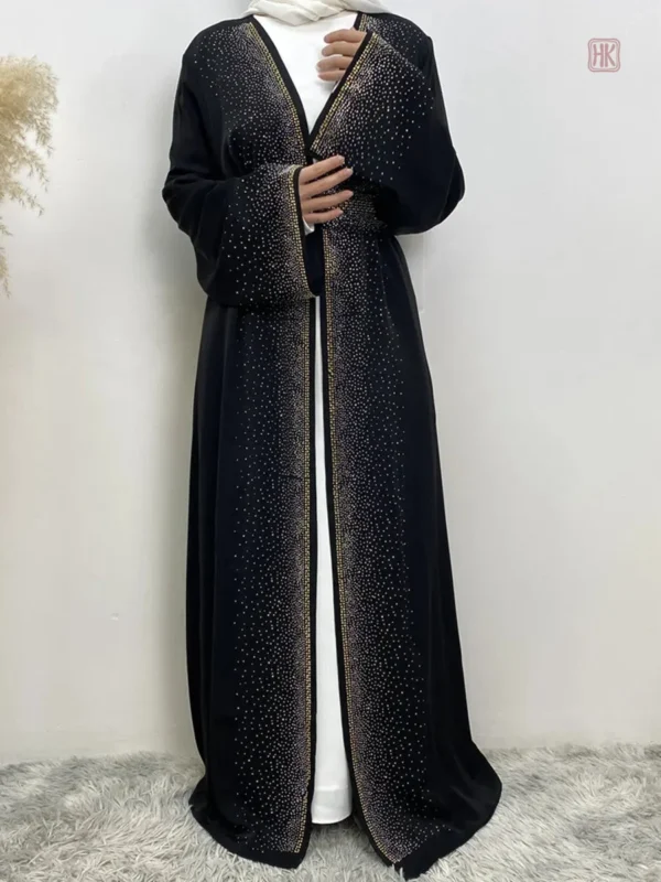Abaya légère aux détails scintillants