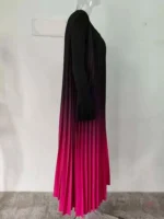 Vêtement traditionnel, abaya en rose dégradé plissé