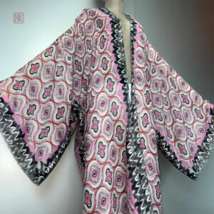 Kimono rose, design raffiné et moderne
