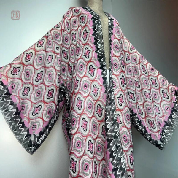 Kimono rose, design raffiné et moderne