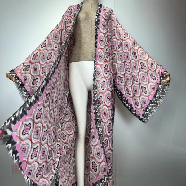 Kimono à motifs floraux, tendance actuelle