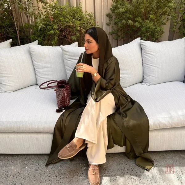 abaya-kimono-verte-olive-1 Abaya Kimono Olive élégante et moderne pour femme