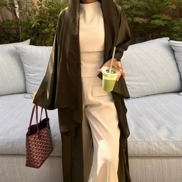 Abaya Kimono en vert olive, style contemporain et raffiné