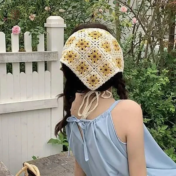 bandeau-triangle-crochet-petites-fleurs-1 Bandeau triangle en crochet avec petites fleurs décoratives
