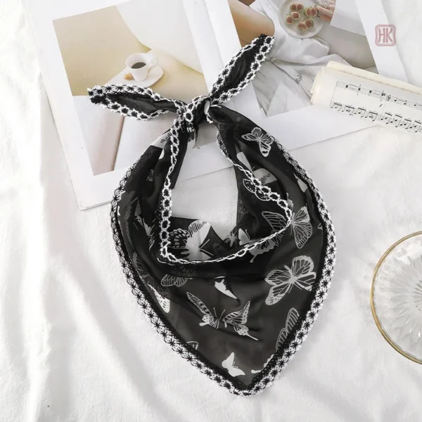 Foulard élégant à motif papillon pour un look chic