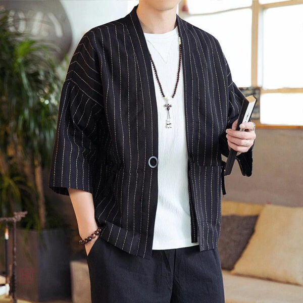 blazer-kimono-homme-noir-1 Blazer Kimono Homme Noir élégant pour un style décontracté