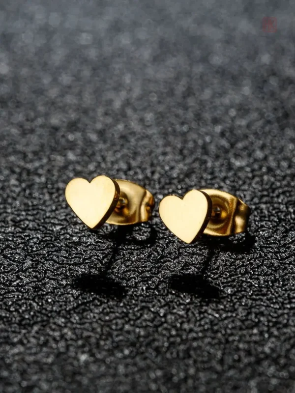 Boucles d'oreilles en forme de cœur pour un look tendance