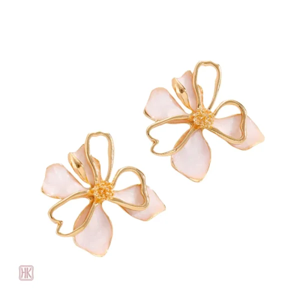 Bijoux fantaisie dorés et colorés pour un look tendance