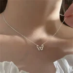Chaîne stylée avec motif papillon pour femmes tendance
