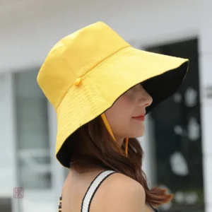 Chapeau bob chic et pratique, idéal pour les journées ensoleillées