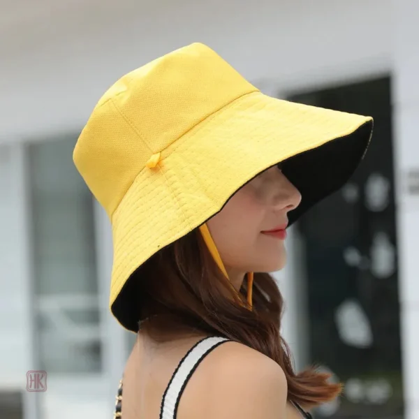 Chapeau bob chic et pratique, idéal pour les journées ensoleillées