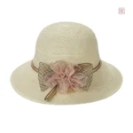 Chapeau de paille léger avec motifs floraux d'été
