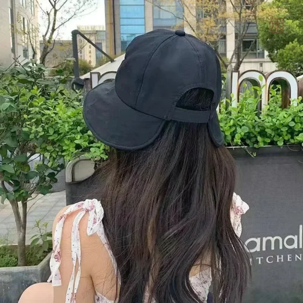 Chapeau d'été féminin avec design original et tendance