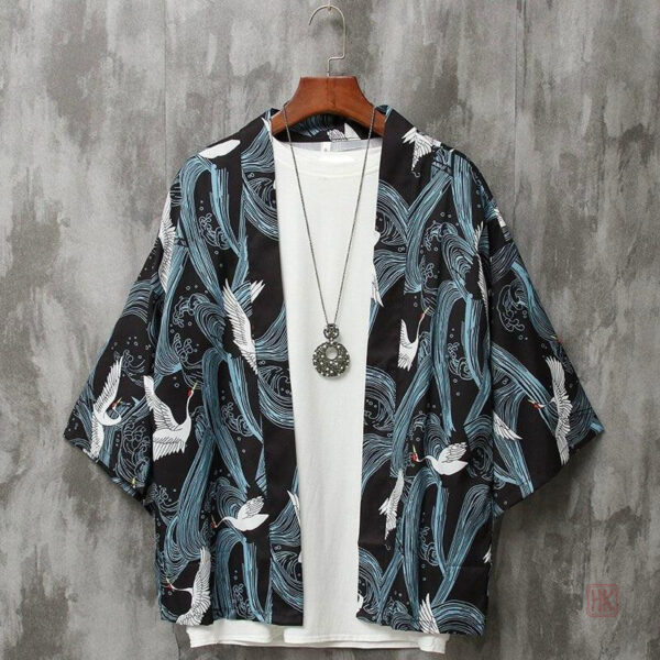 Veste kimono bleue légère, parfaite pour les journées d'été