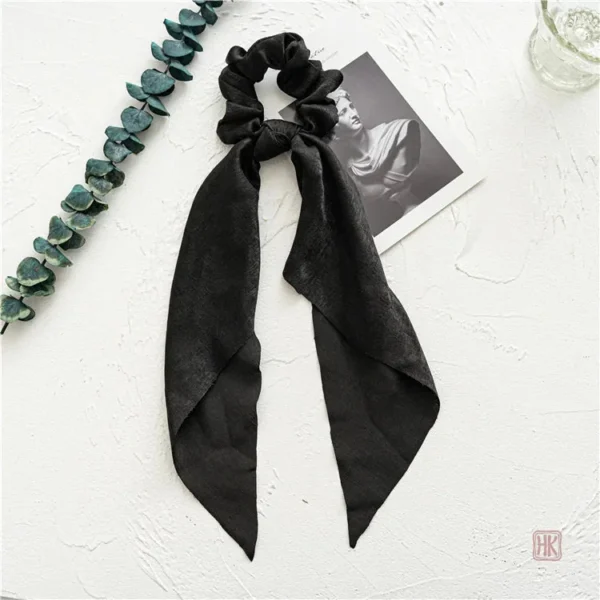 Accessoire femme: chouchou en foulard uni coloré
