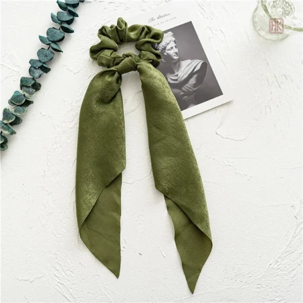 Foulard uni en chouchou pour une touche élégante