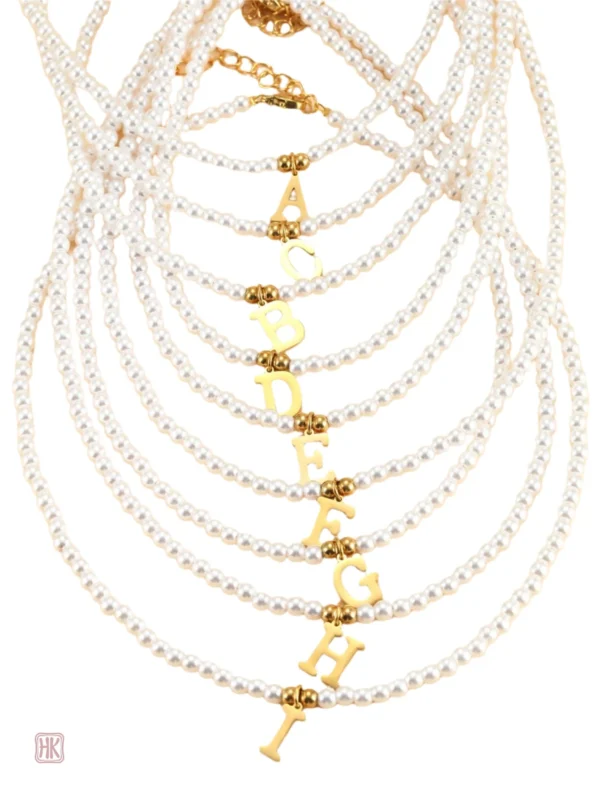 Bijou femme élégant, collier de perles avec initiale personnalisée