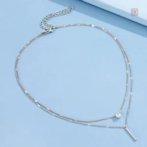 Bijou tendance avec double chaîne et pendentif élégant