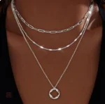 Collier Triple Chaîne Tendance pour femme élégant et moderne