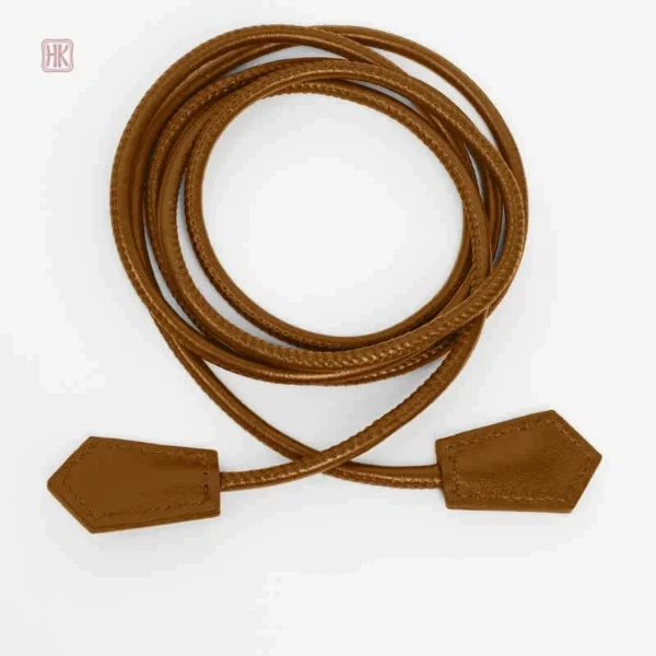 Accessoire mode femme : corde élégante pour la taille