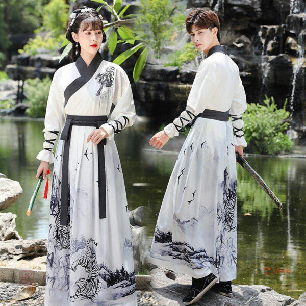 Kimono élégant avec motifs samouraïs
