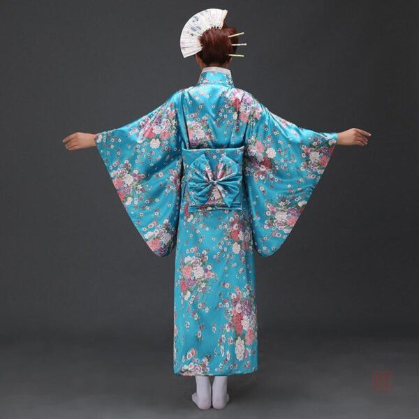 Vêtement traditionnel japonais pour femme