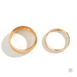 Accessoires minimalistes en acier pour un look élégant
