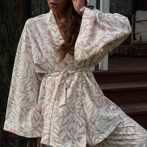 Kimono avec motifs de feuillage pour un look tendance