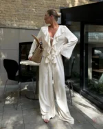 Kimono à froufrous avec des détails délicats