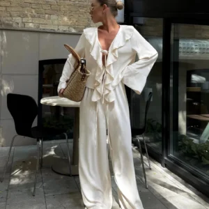 Kimono à froufrous avec des détails délicats