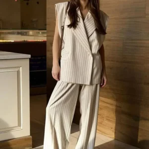 Ensemble Kimono à rayures élégant et moderne
