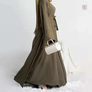 Abaya et robe assorties en vert, style kimono moderne