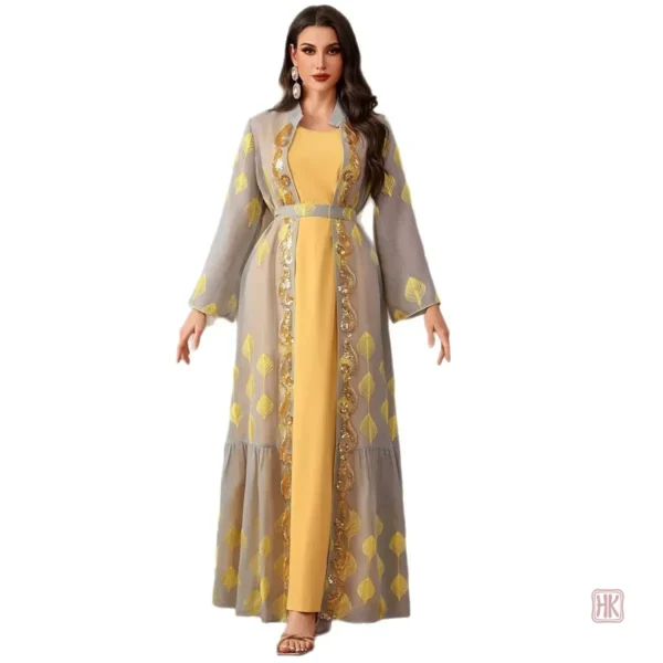 Ensemble Kimono aux motifs brodés en jaune