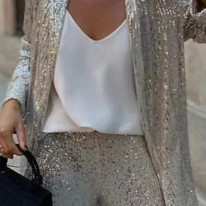 Kimono à paillettes argentées pour des soirées élégantes