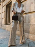 Ensemble festif avec un kimono scintillant en argent