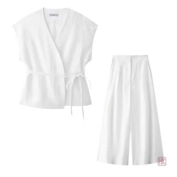 Kimono chic avec design asymétrique, parfait pour toutes occasions