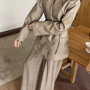 Kimono beige élégant et ample pour un look stylé