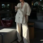 Kimono léger beige, idéal pour les journées ensoleillées